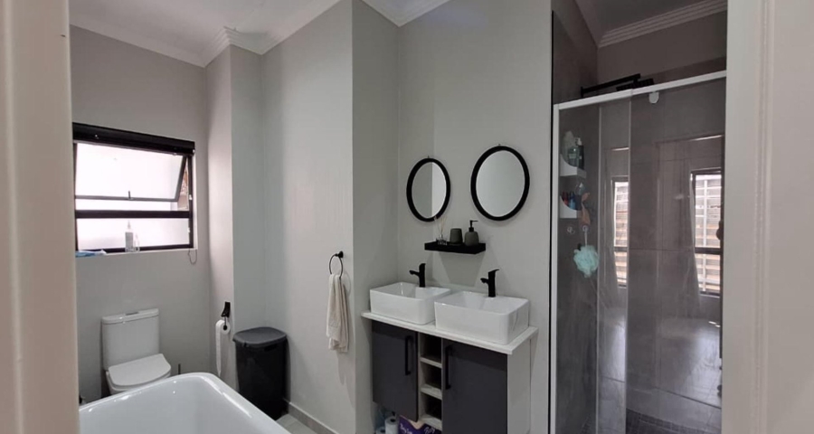 2 Bedroom Property for Sale in Bryanston Gauteng