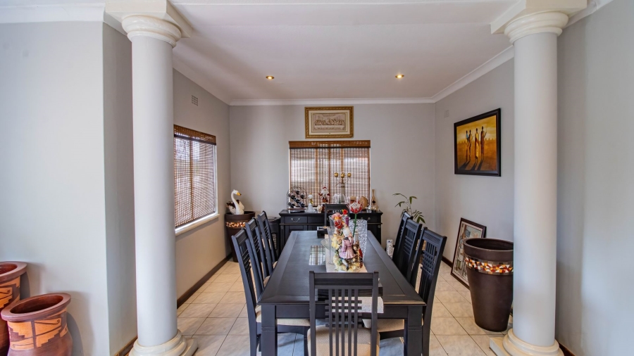 3 Bedroom Property for Sale in Linmeyer Gauteng