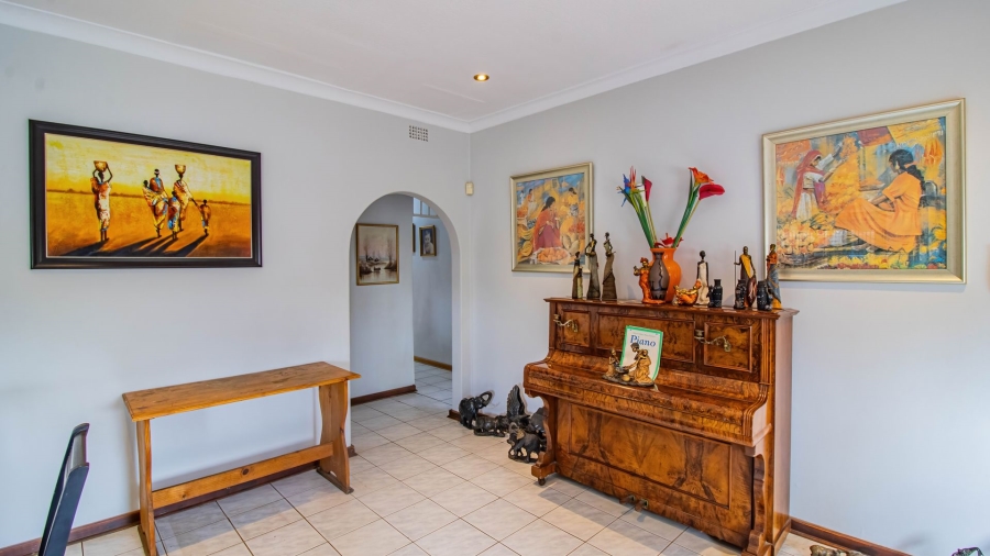 3 Bedroom Property for Sale in Linmeyer Gauteng