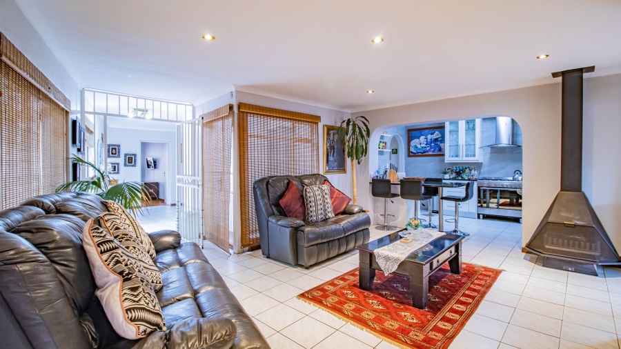 3 Bedroom Property for Sale in Linmeyer Gauteng