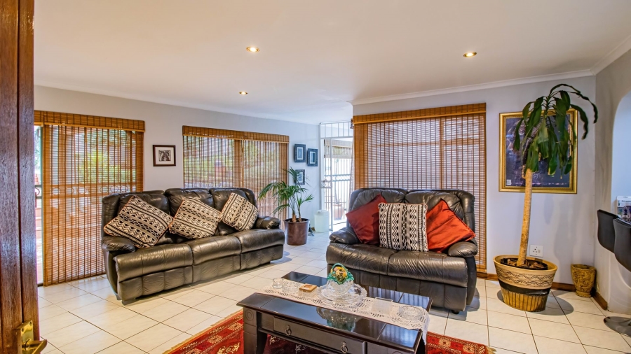 3 Bedroom Property for Sale in Linmeyer Gauteng