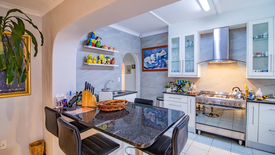 3 Bedroom Property for Sale in Linmeyer Gauteng