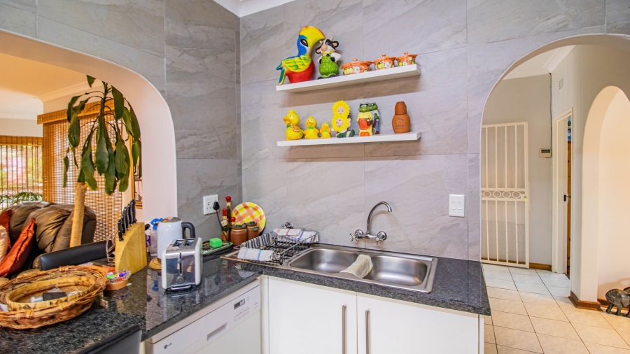 3 Bedroom Property for Sale in Linmeyer Gauteng