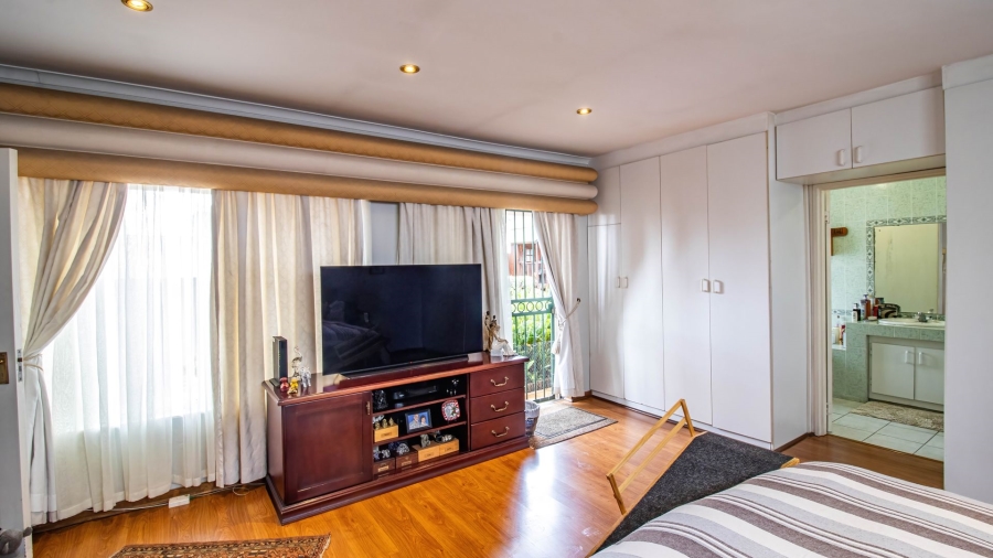3 Bedroom Property for Sale in Linmeyer Gauteng