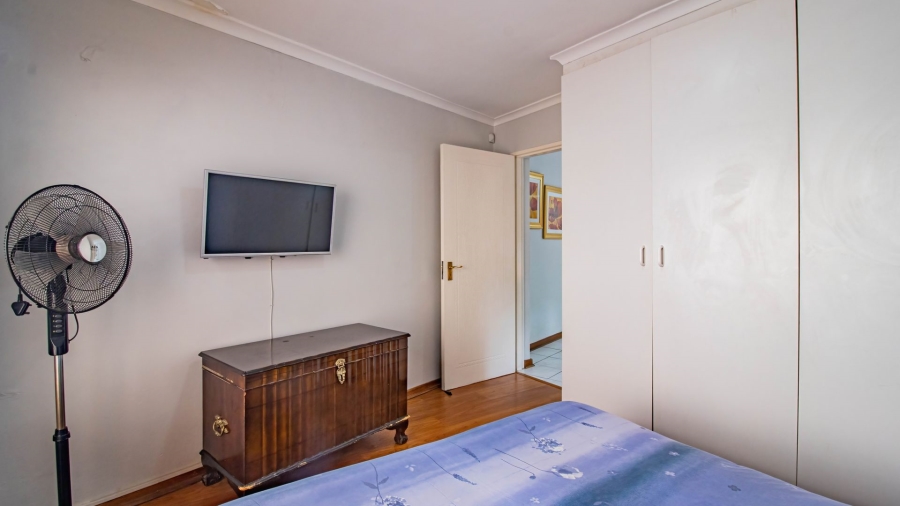 3 Bedroom Property for Sale in Linmeyer Gauteng