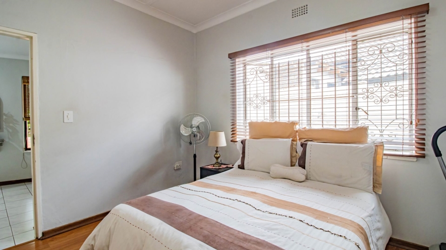 3 Bedroom Property for Sale in Linmeyer Gauteng