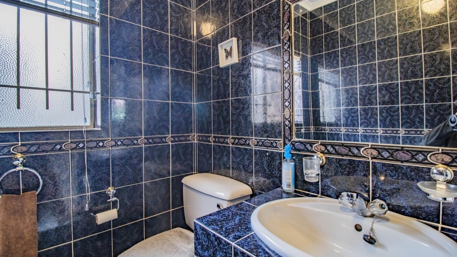 3 Bedroom Property for Sale in Linmeyer Gauteng