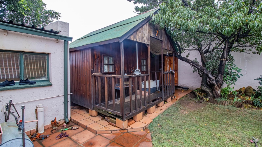 3 Bedroom Property for Sale in Linmeyer Gauteng