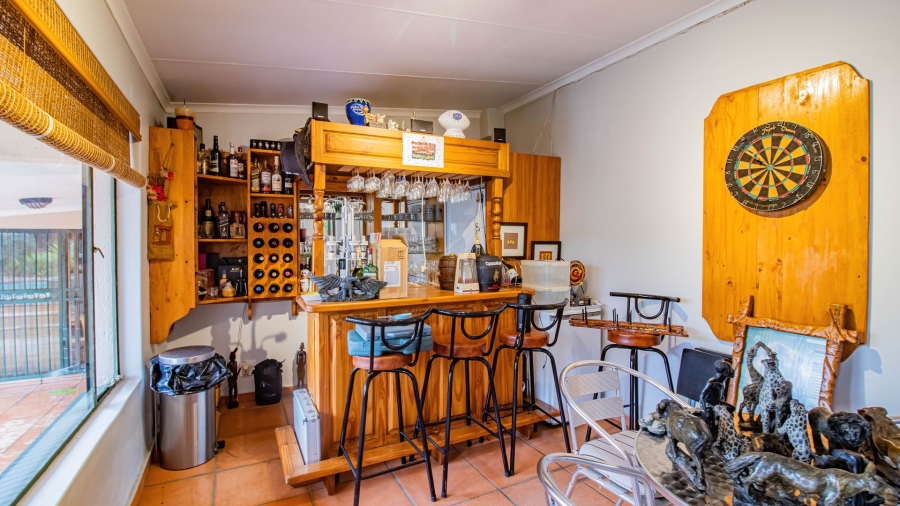 3 Bedroom Property for Sale in Linmeyer Gauteng