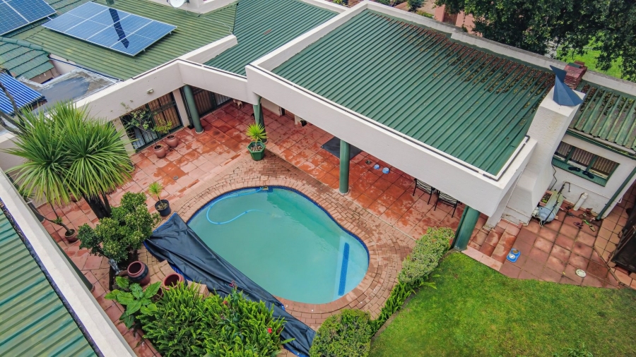 3 Bedroom Property for Sale in Linmeyer Gauteng