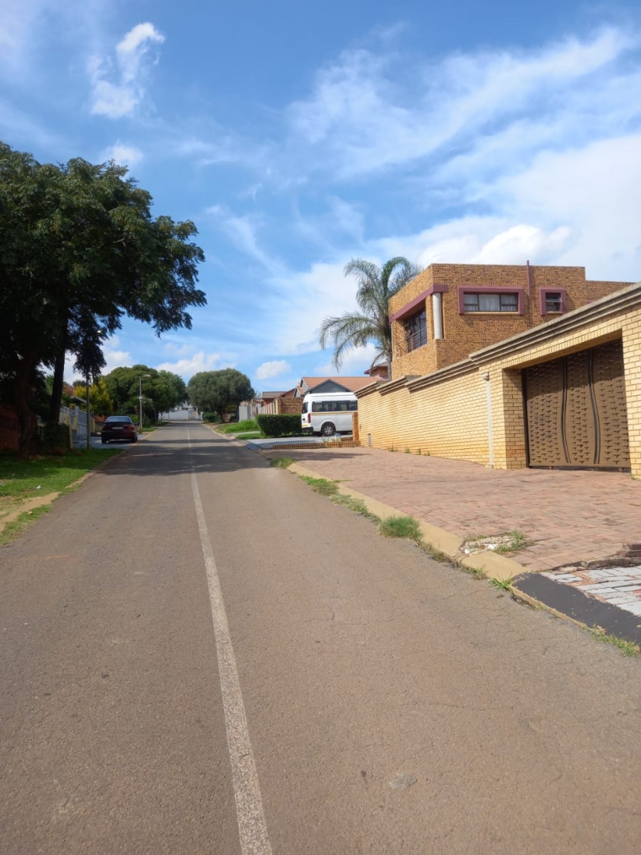 Commercial Property for Sale in Zakariyya Park Gauteng
