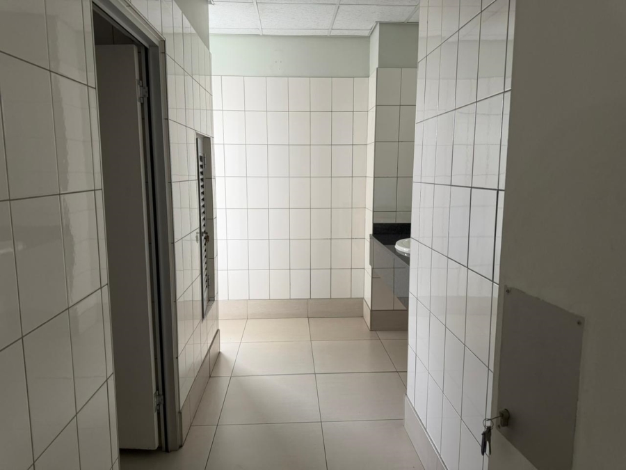  Bedroom Property for Sale in Gosforth Park Gauteng