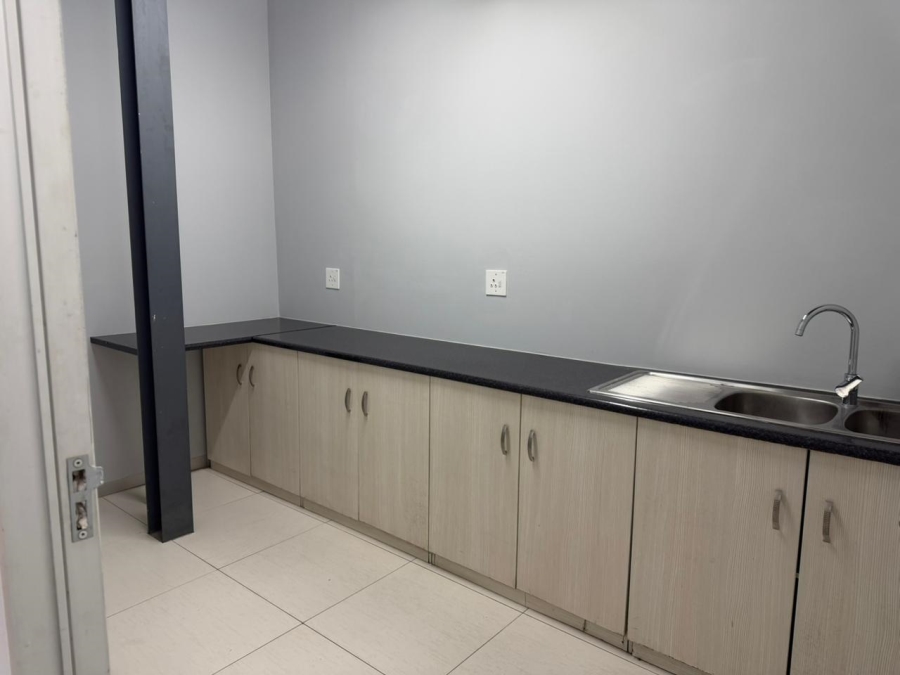  Bedroom Property for Sale in Gosforth Park Gauteng