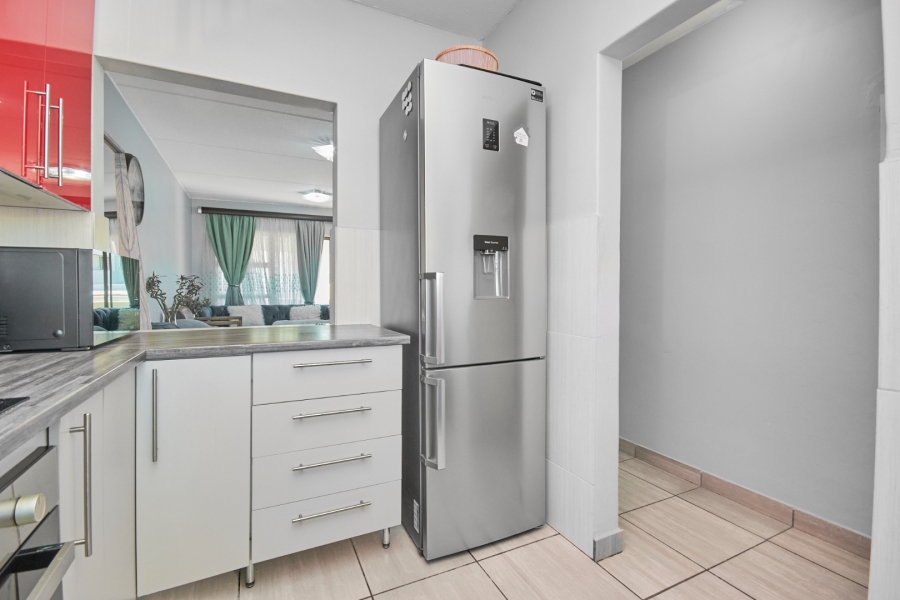 2 Bedroom Property for Sale in Vorna Valley Gauteng