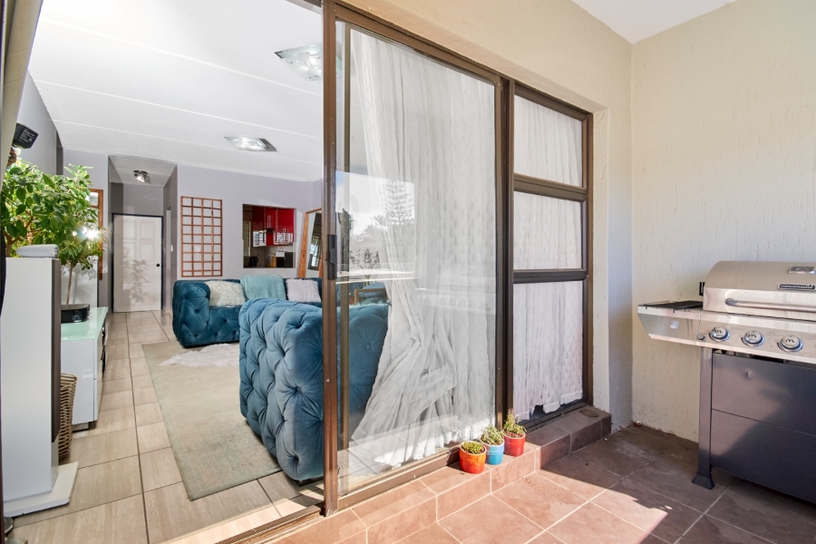 2 Bedroom Property for Sale in Vorna Valley Gauteng