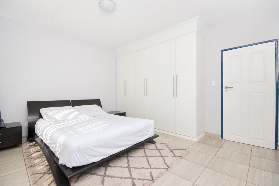 2 Bedroom Property for Sale in Vorna Valley Gauteng