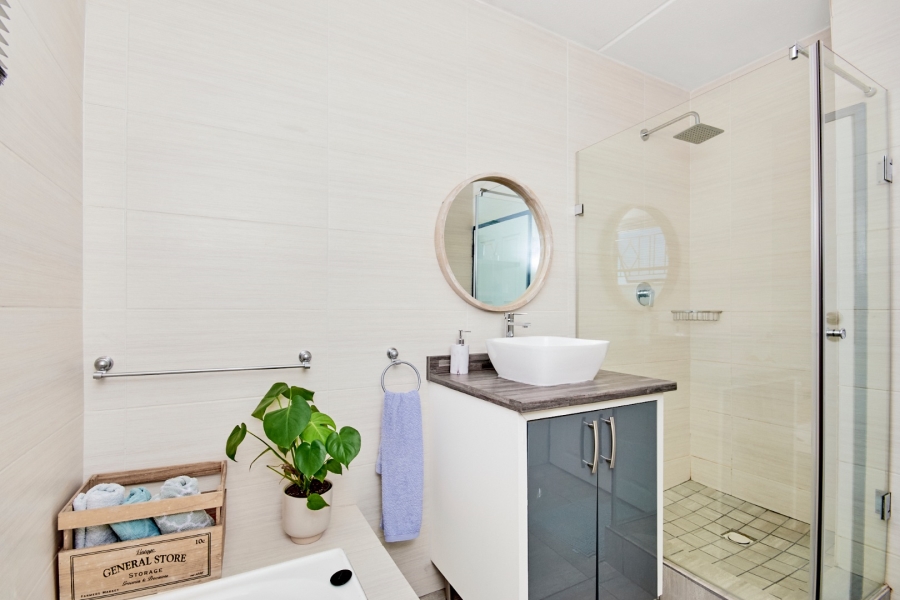 2 Bedroom Property for Sale in Vorna Valley Gauteng
