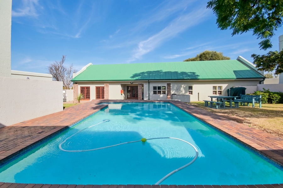 2 Bedroom Property for Sale in Vorna Valley Gauteng