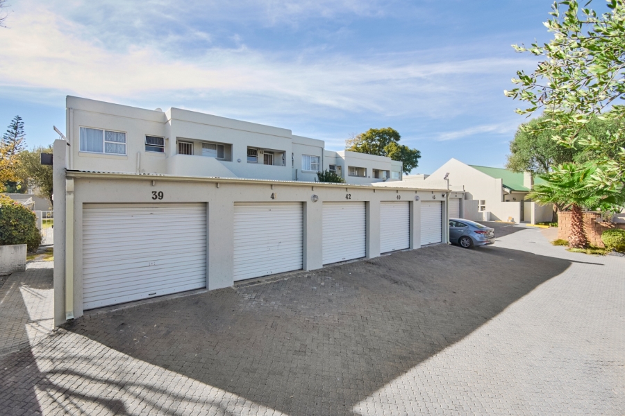 2 Bedroom Property for Sale in Vorna Valley Gauteng