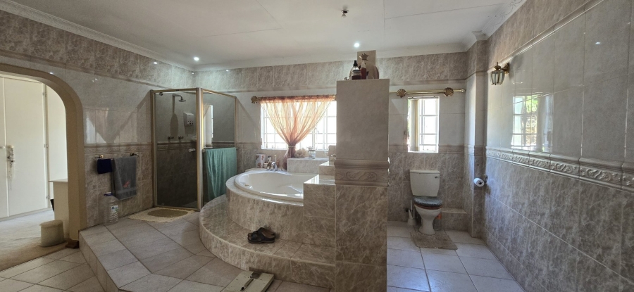 6 Bedroom Property for Sale in Amandasig Gauteng