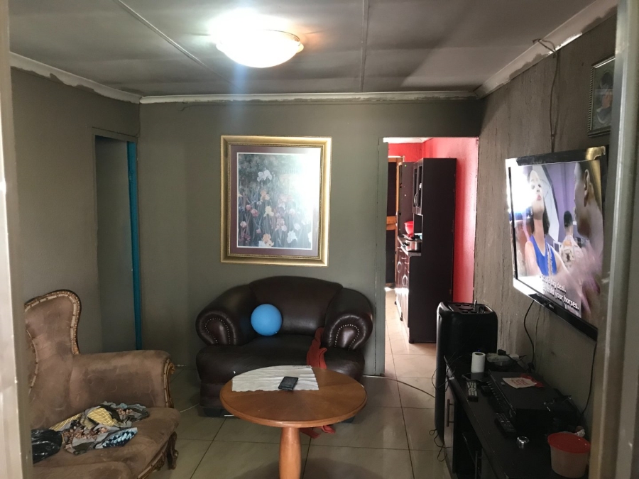 To Let 1 Bedroom Property for Rent in Jabavu Gauteng