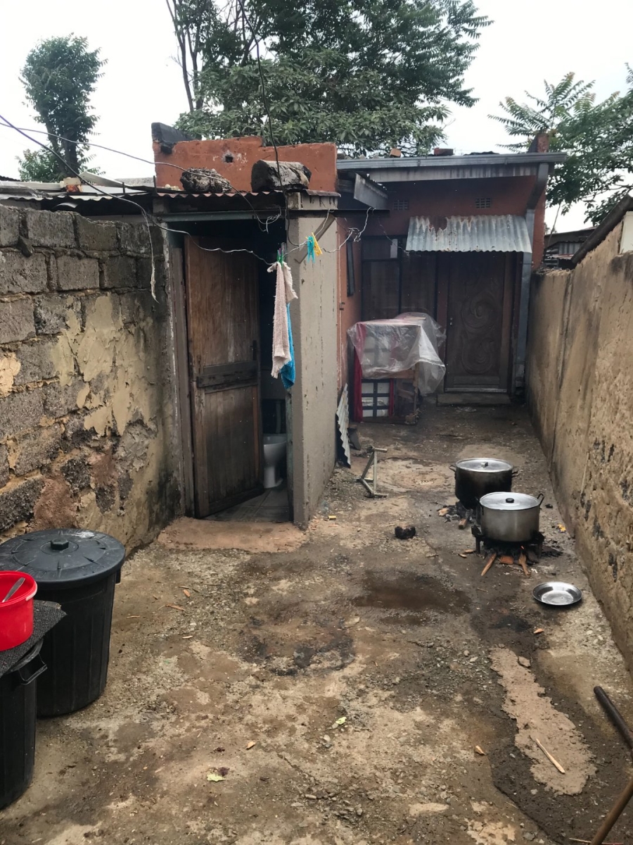To Let 1 Bedroom Property for Rent in Jabavu Gauteng