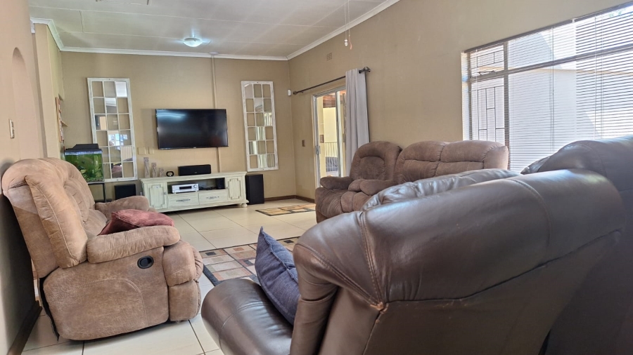 4 Bedroom Property for Sale in Meyerton Central Gauteng
