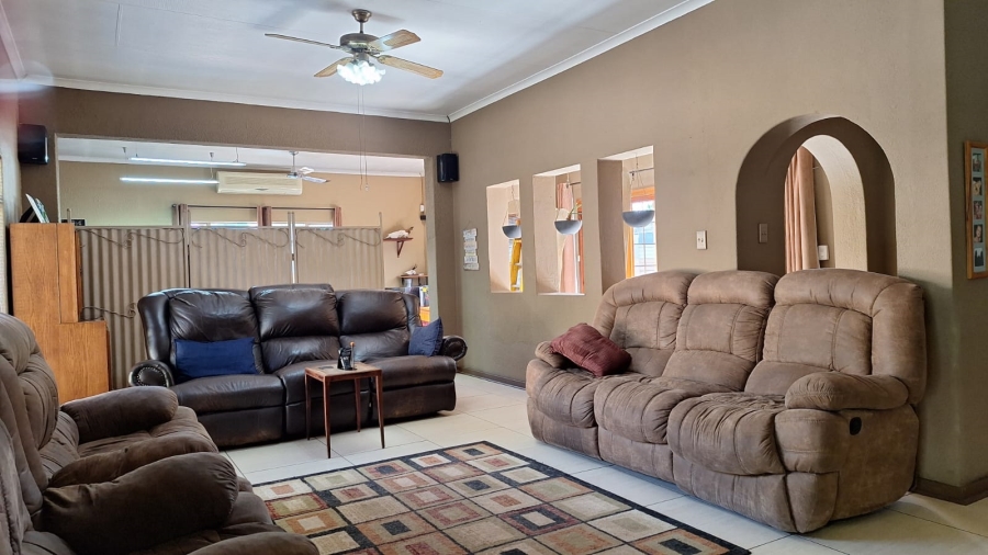 4 Bedroom Property for Sale in Meyerton Central Gauteng
