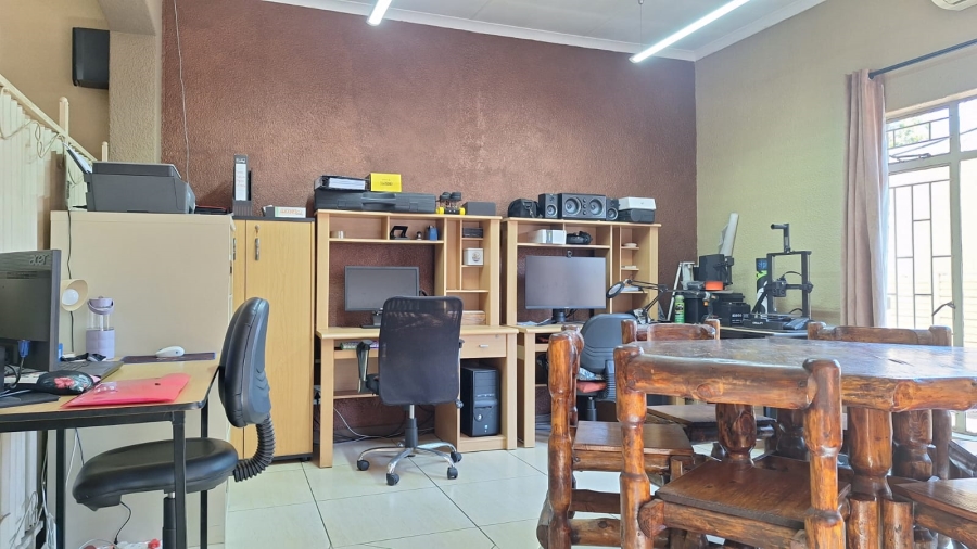 4 Bedroom Property for Sale in Meyerton Central Gauteng