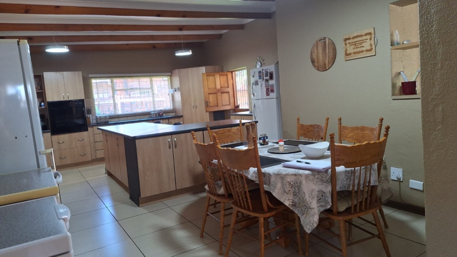 4 Bedroom Property for Sale in Meyerton Central Gauteng