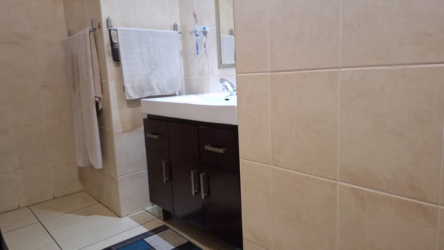 4 Bedroom Property for Sale in Meyerton Central Gauteng
