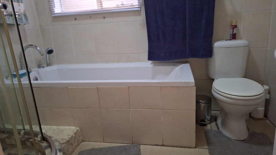 4 Bedroom Property for Sale in Meyerton Central Gauteng