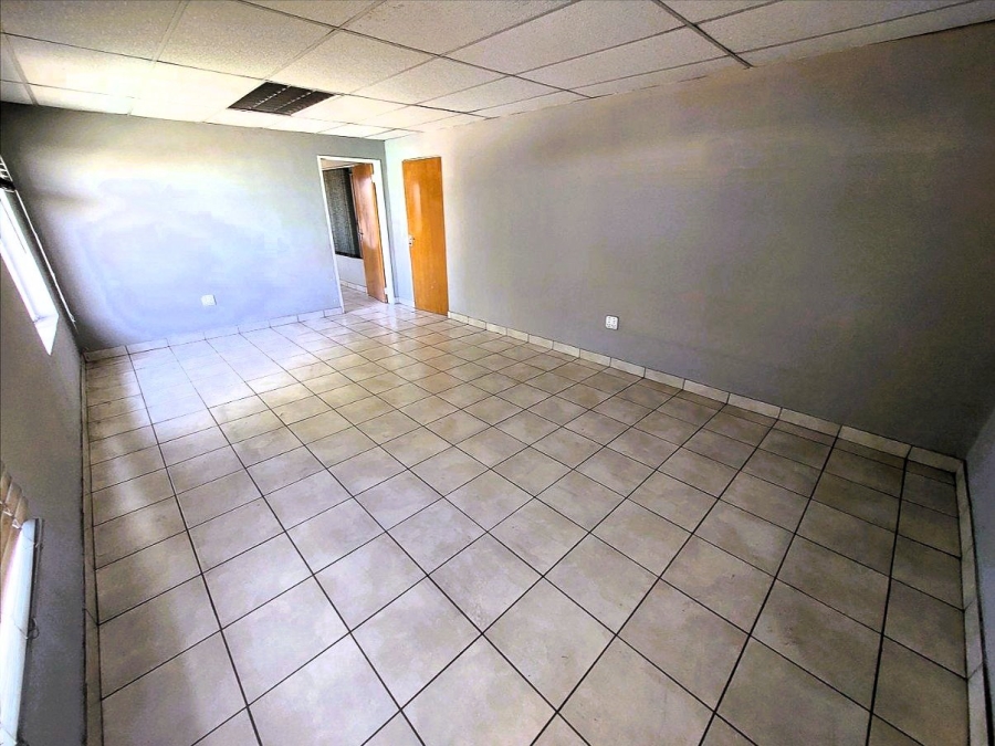 To Let Commercial Property for Rent in Anderbolt Gauteng