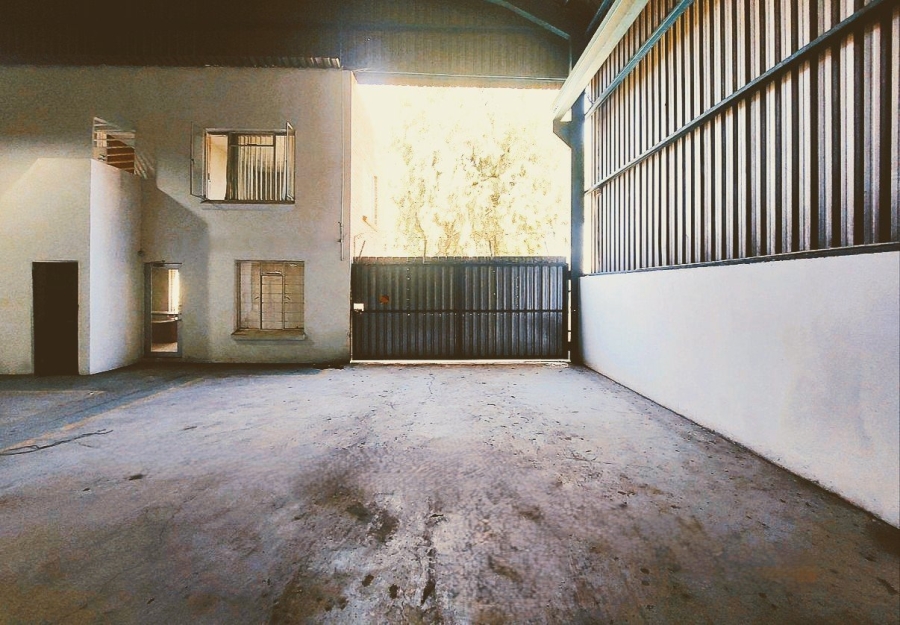 To Let Commercial Property for Rent in Anderbolt Gauteng