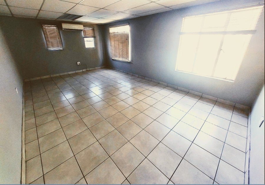 To Let Commercial Property for Rent in Anderbolt Gauteng