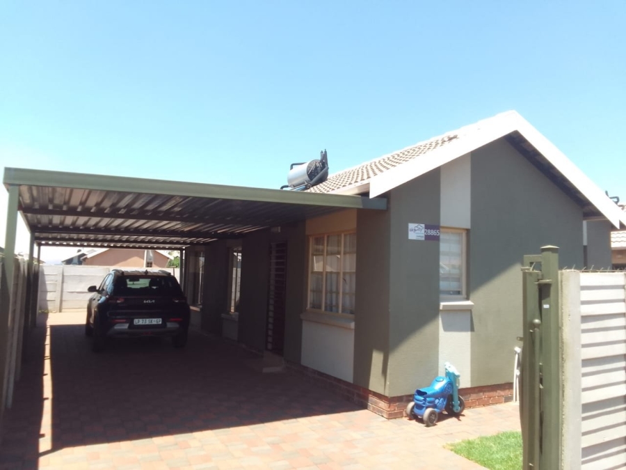 3 Bedroom Property for Sale in Sky City Gauteng