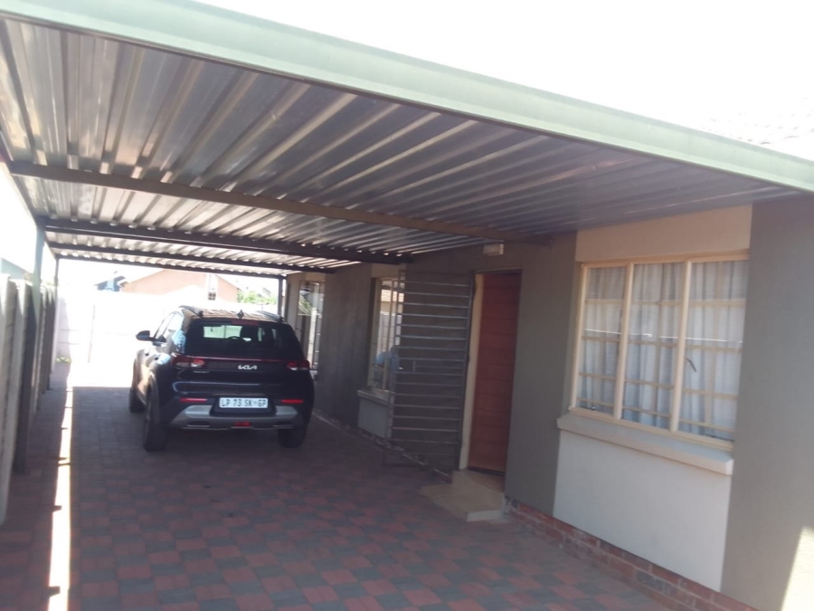 3 Bedroom Property for Sale in Sky City Gauteng