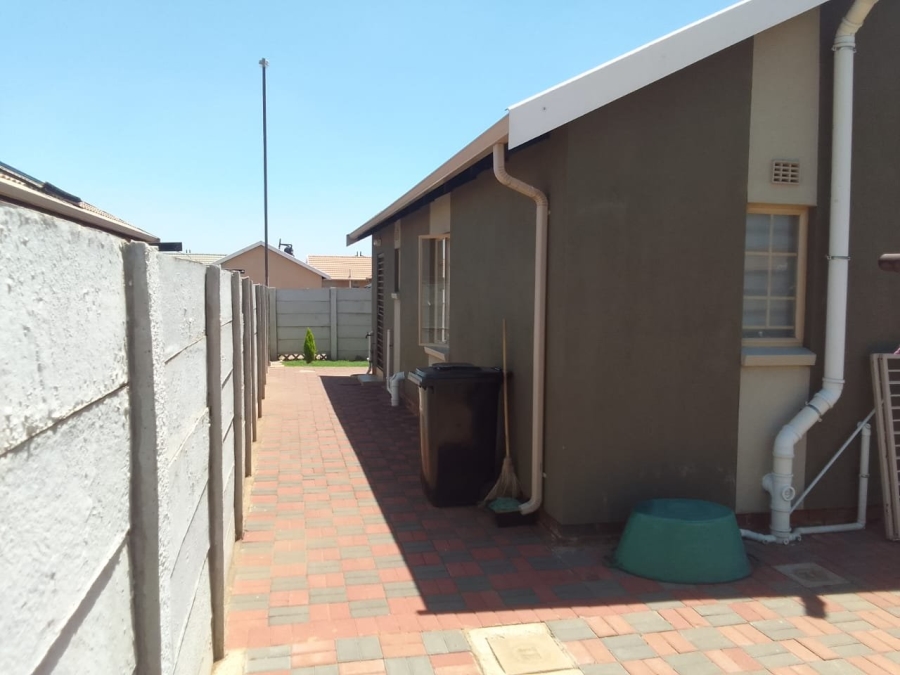 3 Bedroom Property for Sale in Sky City Gauteng