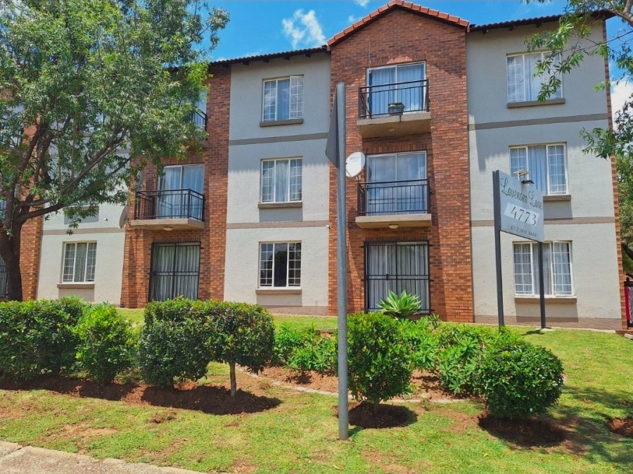 To Let 2 Bedroom Property for Rent in Rooihuiskraal North Gauteng
