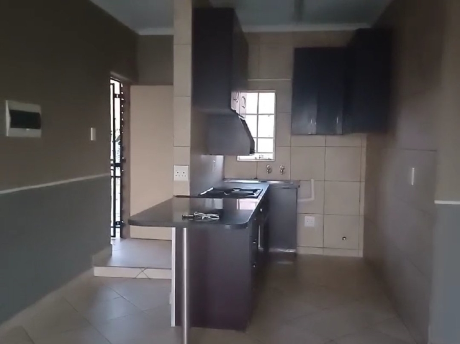 To Let 2 Bedroom Property for Rent in Rooihuiskraal North Gauteng