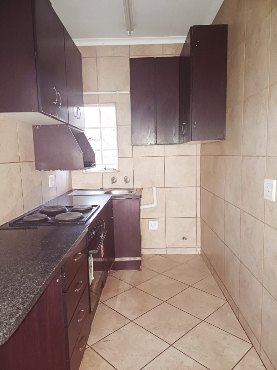 To Let 2 Bedroom Property for Rent in Rooihuiskraal North Gauteng
