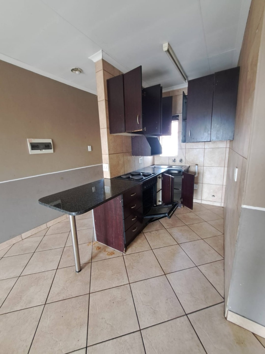 To Let 2 Bedroom Property for Rent in Rooihuiskraal North Gauteng