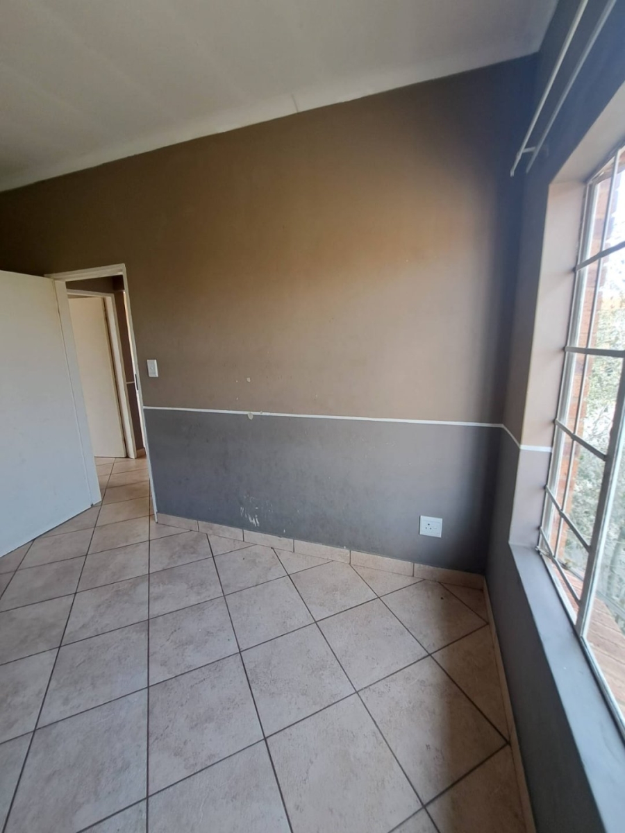 To Let 2 Bedroom Property for Rent in Rooihuiskraal North Gauteng