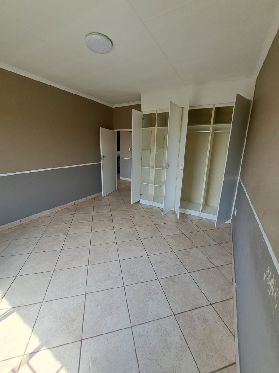 To Let 2 Bedroom Property for Rent in Rooihuiskraal North Gauteng