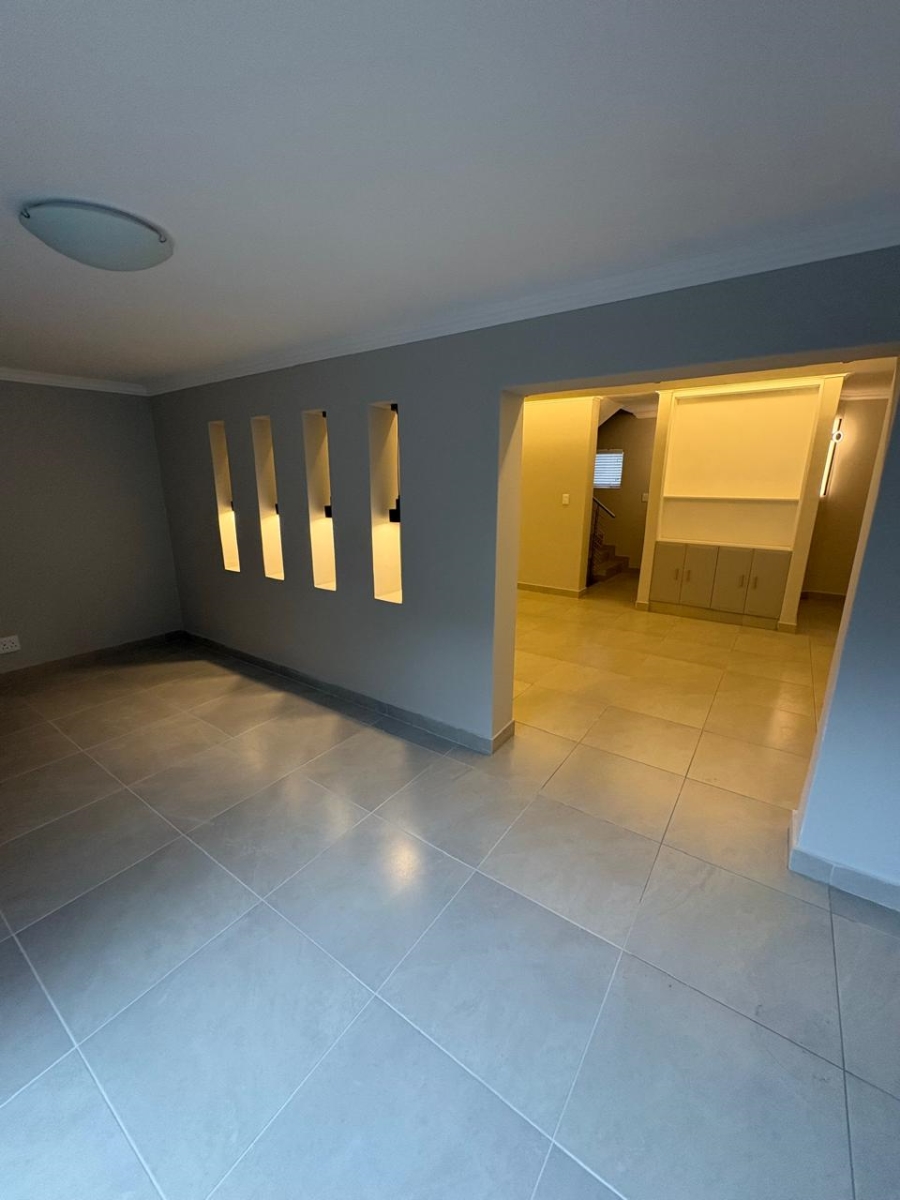 4 Bedroom Property for Sale in Pierre Van Ryneveld Gauteng