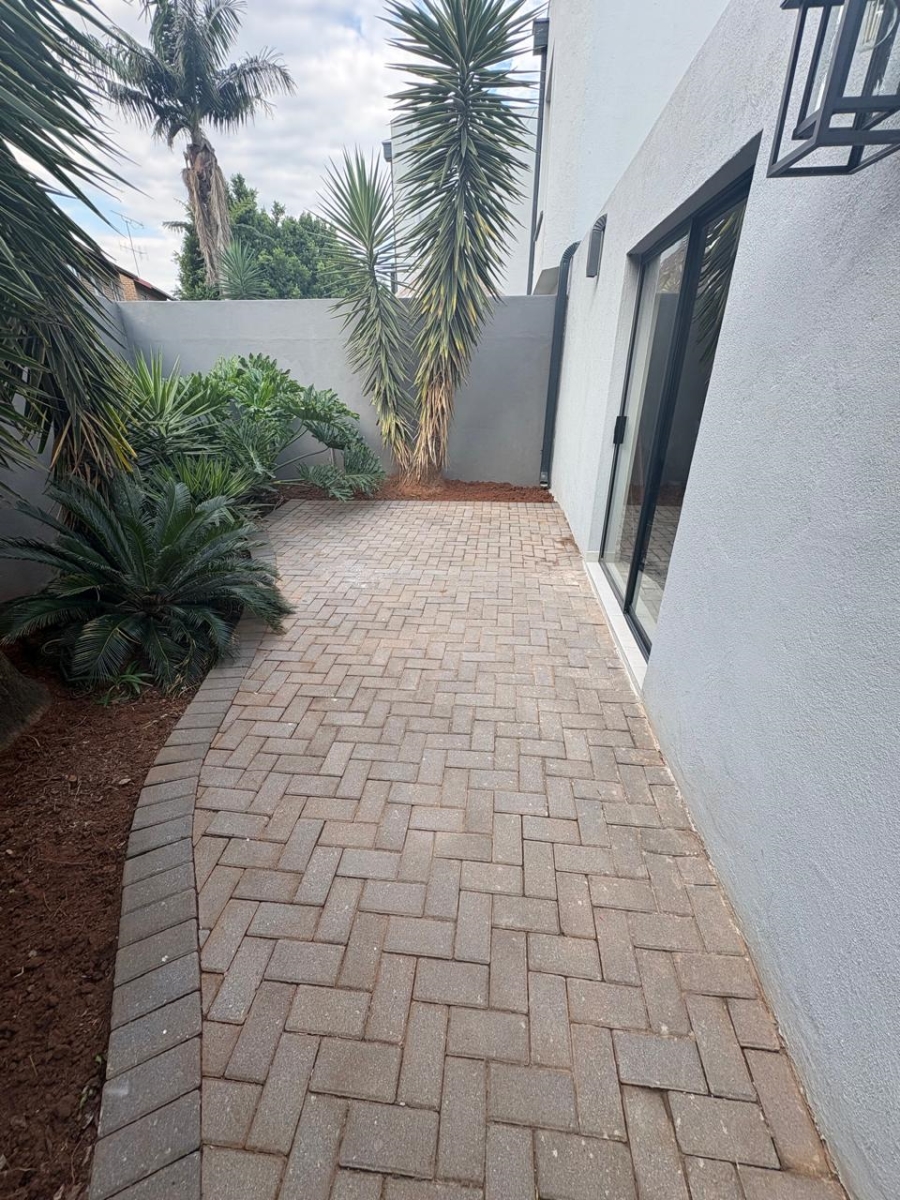 4 Bedroom Property for Sale in Pierre Van Ryneveld Gauteng
