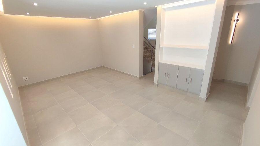 4 Bedroom Property for Sale in Pierre Van Ryneveld Gauteng