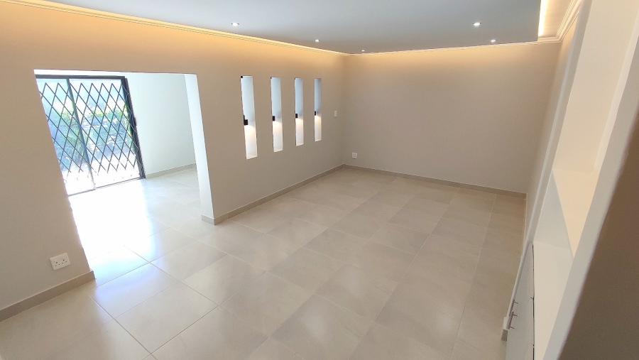 4 Bedroom Property for Sale in Pierre Van Ryneveld Gauteng