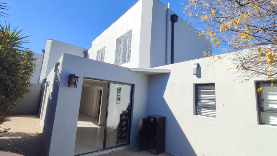 4 Bedroom Property for Sale in Pierre Van Ryneveld Gauteng