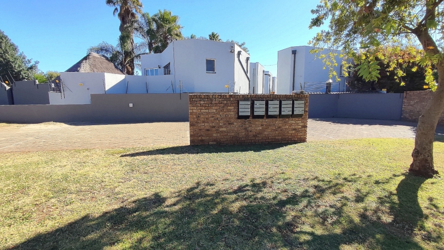 4 Bedroom Property for Sale in Pierre Van Ryneveld Gauteng